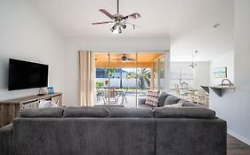 Serene 3-Bedroom Haven Near Sanibel Beach!
